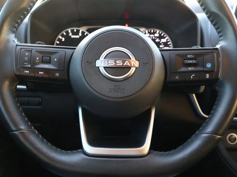 Used 2022 Nissan Rogue SL image 34