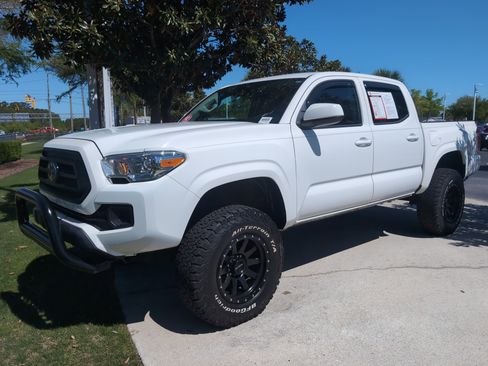 Certified 2023 Toyota Tacoma SR image 5