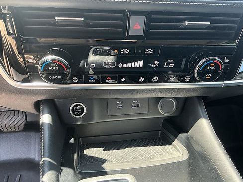 Certified 2023 Nissan Rogue SL w/ SL Premium Package AWD/4WD image 19
