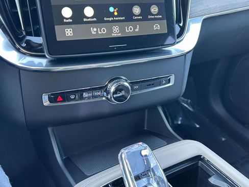 New 2026 Volvo XC90 B6 Plus w/ Protection Package Premier image 28