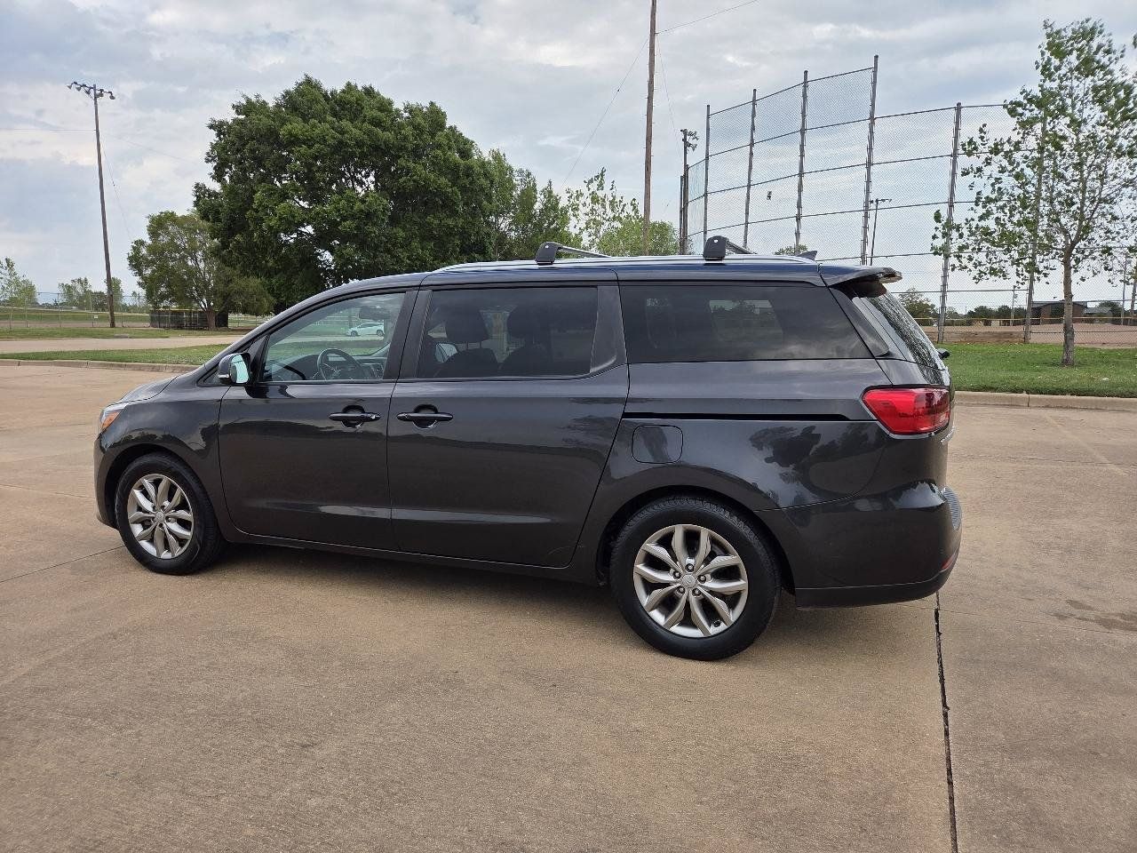 Used 2020 Kia Sedona EX FWD image 5