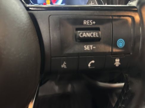 Used 2024 Nissan Pathfinder Platinum w/ Black Appearance Package image 18