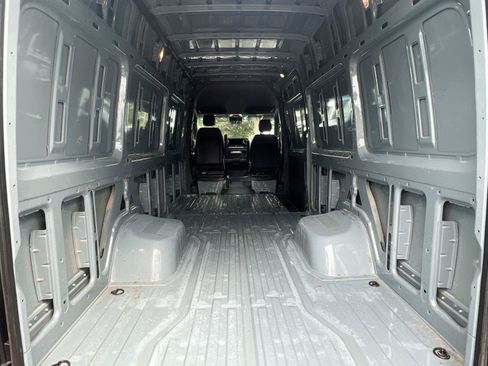 Used 2024 Mercedes-Benz Sprinter 3500 image 22