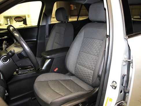 Used 2018 Chevrolet Equinox LT AWD/4WD image 23