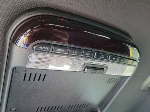 Used 2019 Chrysler Pacifica Touring Plus w/ S Appearance Package FWD image 11