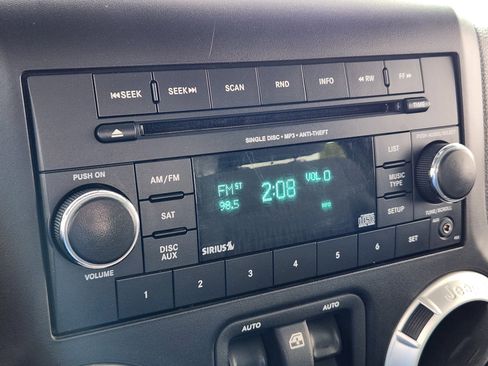 Used 2012 Jeep Wrangler Rubicon w/ PWR Convenience Group image 22