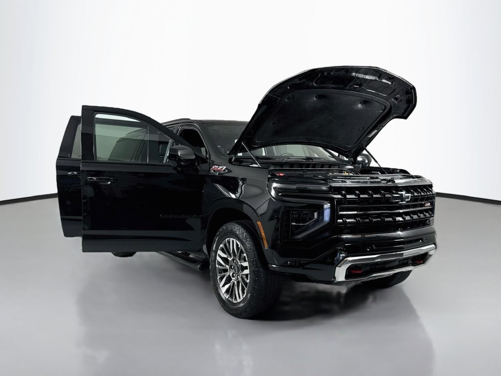 Used 2025 Chevrolet Suburban Z71 AWD/4WD image 19