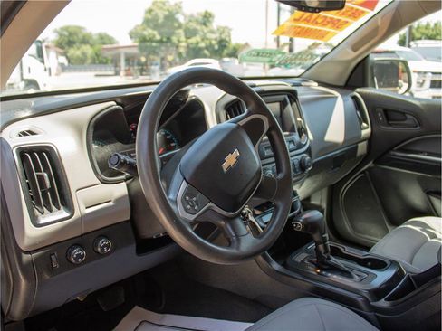 Used 2019 Chevrolet Colorado W/T w/ WT Convenience Package AWD/4WD image 2