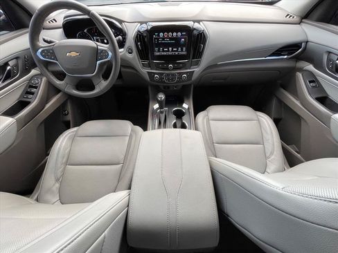 Used 2018 Chevrolet Traverse Premier w/ Driver Confidence II Package FWD image 10