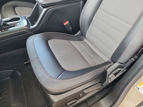 Used 2022 GMC Canyon AT4 w/ Trailering Package AWD/4WD image 17
