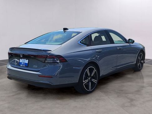 Used 2023 Honda Accord Sport image 4