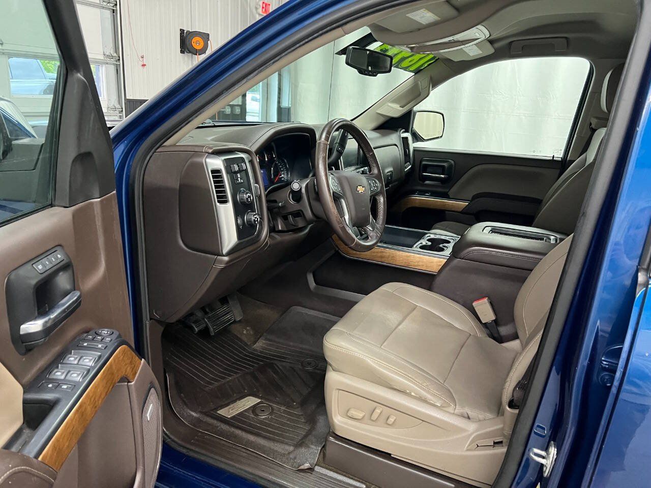 Used 2017 Chevrolet Silverado 1500 LTZ w/ High Desert Package AWD/4WD image 7