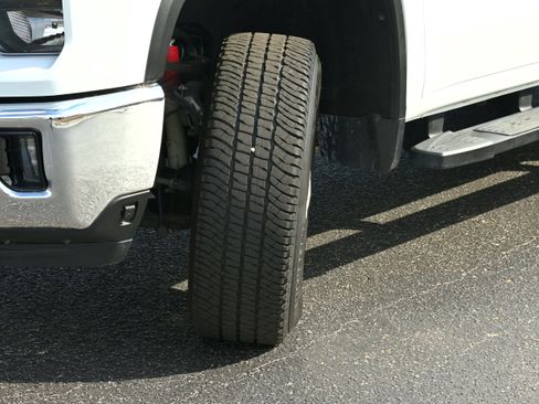 Used 2024 Chevrolet Silverado 2500 LT w/ All Star Edition image 33