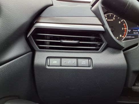 Used 2025 Nissan Altima 2.5 SV FWD image 29