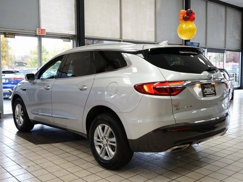 Used 2020 Buick Enclave Essence image 5