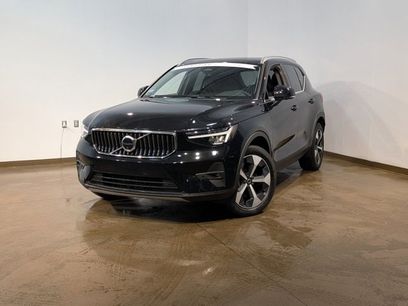 Used 2025 Volvo XC40 B5 Plus