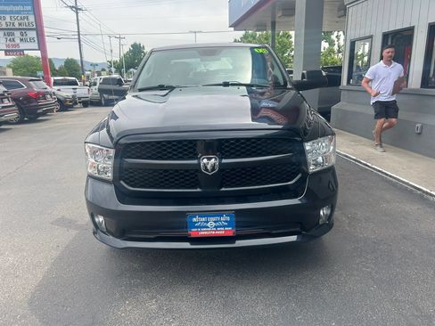 Used 2018 RAM 1500 Express AWD/4WD image 23