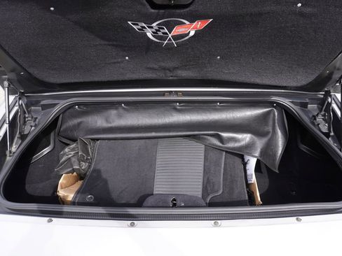 Used 2001 Chevrolet Corvette Convertible w/ Preferred Equipment Group2 RWD image 27