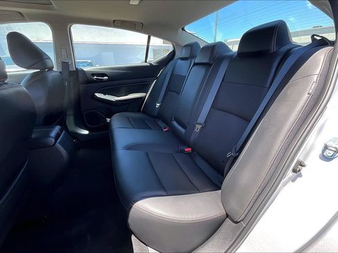 Used 2020 Nissan Altima 2.5 SR w/ Premium Package FWD image 4