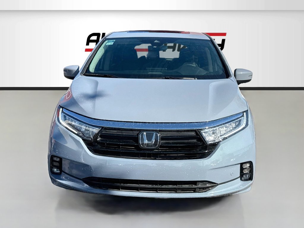 Used 2024 Honda Odyssey Touring image 2