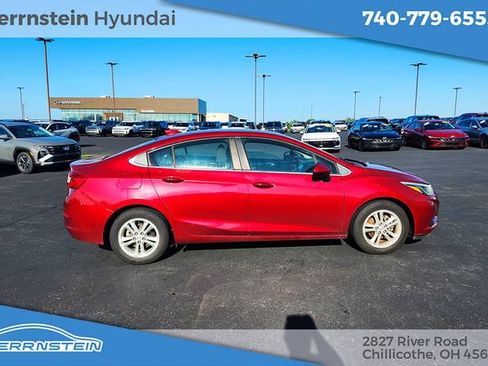 Used 2018 Chevrolet Cruze LT w/ Convenience Package FWD image 24