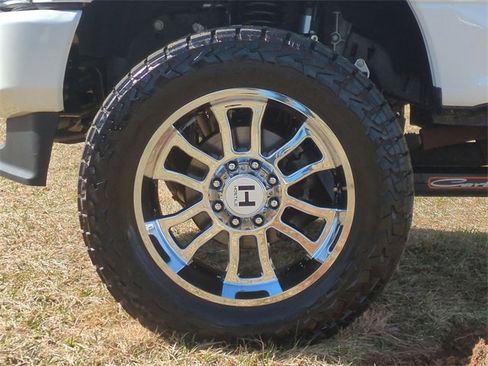 Used 2022 Ford F350 Platinum w/ FX4 Off-Road Package image 17