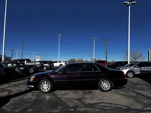 Used 2008 Cadillac DTS image 2