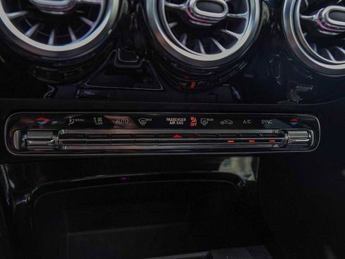 Used 2021 Mercedes-Benz CLA 250 image 19