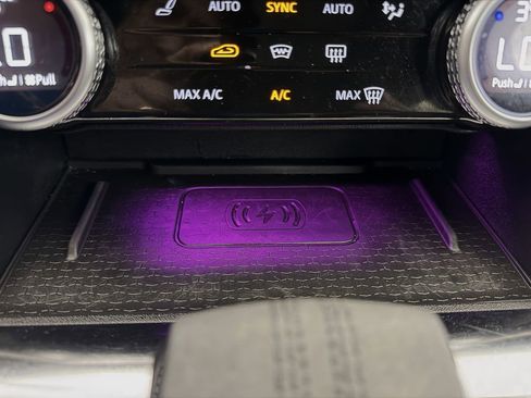 Used 2025 Jaguar F-PACE R-Dynamic S image 27