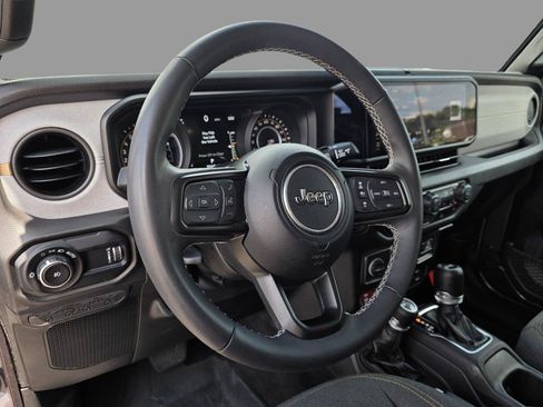 Certified 2025 Jeep Wrangler Unlimited Sport AWD/4WD image 11
