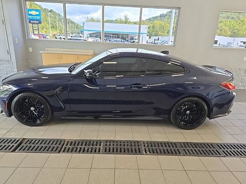 Used 2022 BMW M4 Competition w/ Executive Package RWD image 2