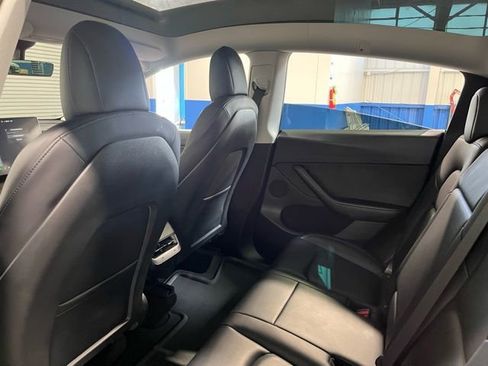 Used 2021 Tesla Model Y Long Range image 16