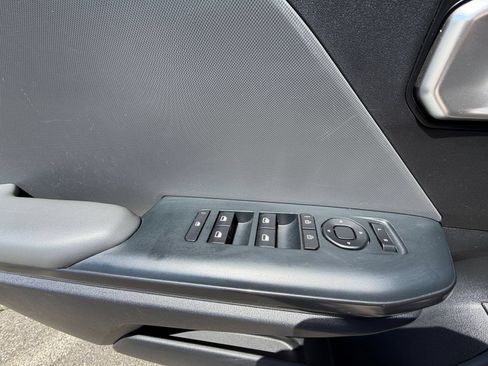Used 2025 Kia K4 FWD image 18