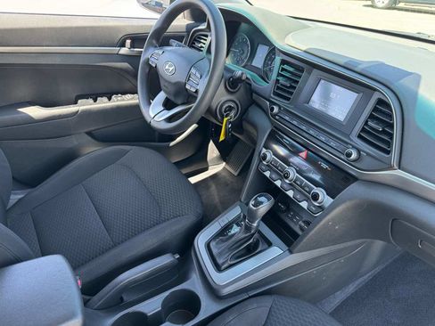 Used 2020 Hyundai Elantra SE w/ Cargo Package (C1) FWD image 13