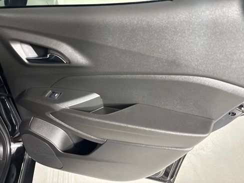 Used 2025 Chevrolet Trax LT FWD image 16
