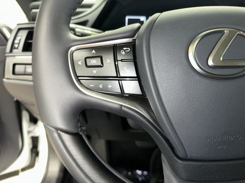 Certified 2025 Lexus ES 300h w/ Technology Package FWD image 19