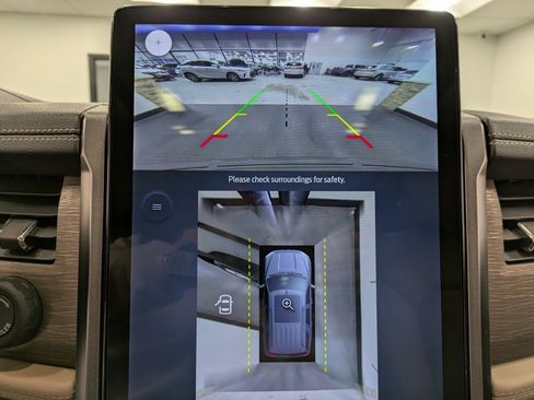 Used 2023 Ford Expedition Limited image 13