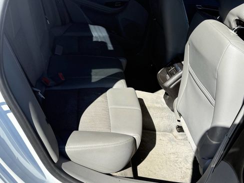 Used 2016 Chevrolet Impala LT FWD image 17