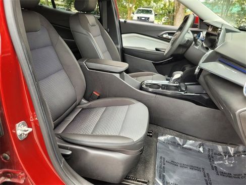 Used 2024 Chevrolet Trax LT image 23