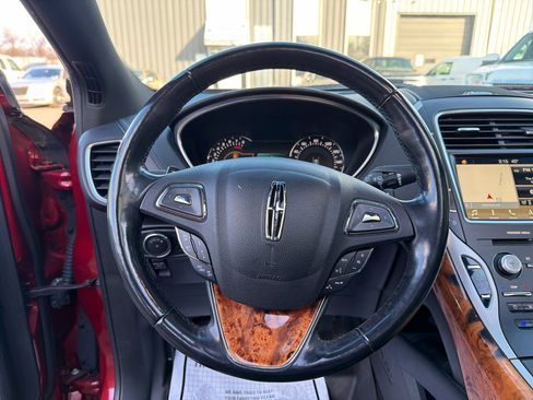 Used 2017 Lincoln MKX Reserve w/ Luxury Package image 23