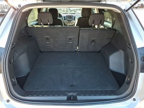 Used 2020 Chevrolet Equinox LS image 23