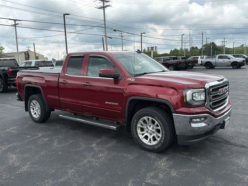 Used 2017 GMC Sierra 1500 SLE w/ SLE Value Package AWD/4WD image 2