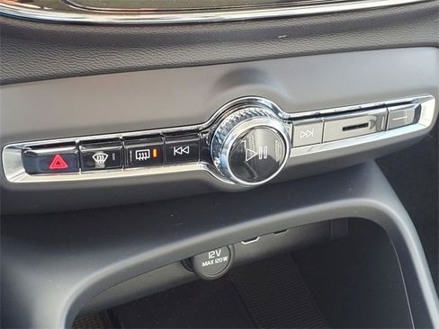 New 2026 Volvo XC40 B5 Core w/ Protection Package Premier image 23