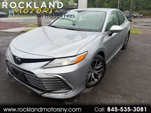 Used 2023 Toyota Camry XLE w/ Cold Weather Package AWD/4WD image 1