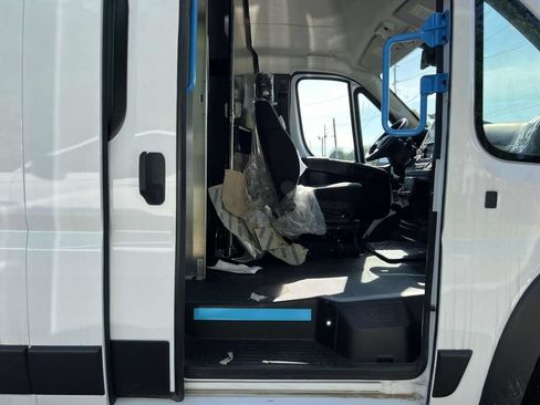 Used 2024 RAM ProMaster 3500 w/ Delivery Van Package FWD image 10