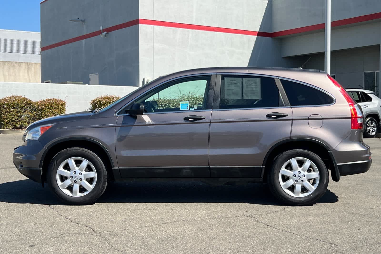 Used 2011 Honda CR-V SE image 9
