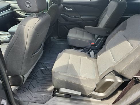 Used 2018 Chevrolet Traverse LT FWD image 5