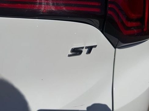 Certified 2024 Buick Encore GX Sport Touring AWD/4WD image 12