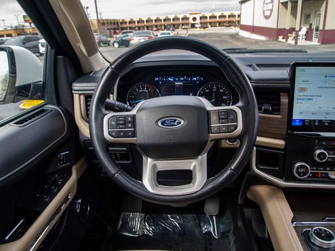 Used 2024 Ford Expedition Max Limited image 20