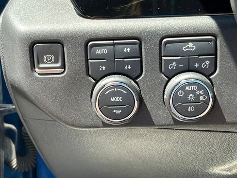 Used 2022 Chevrolet Silverado 1500 LT Trail Boss w/ Protection Package AWD/4WD image 42